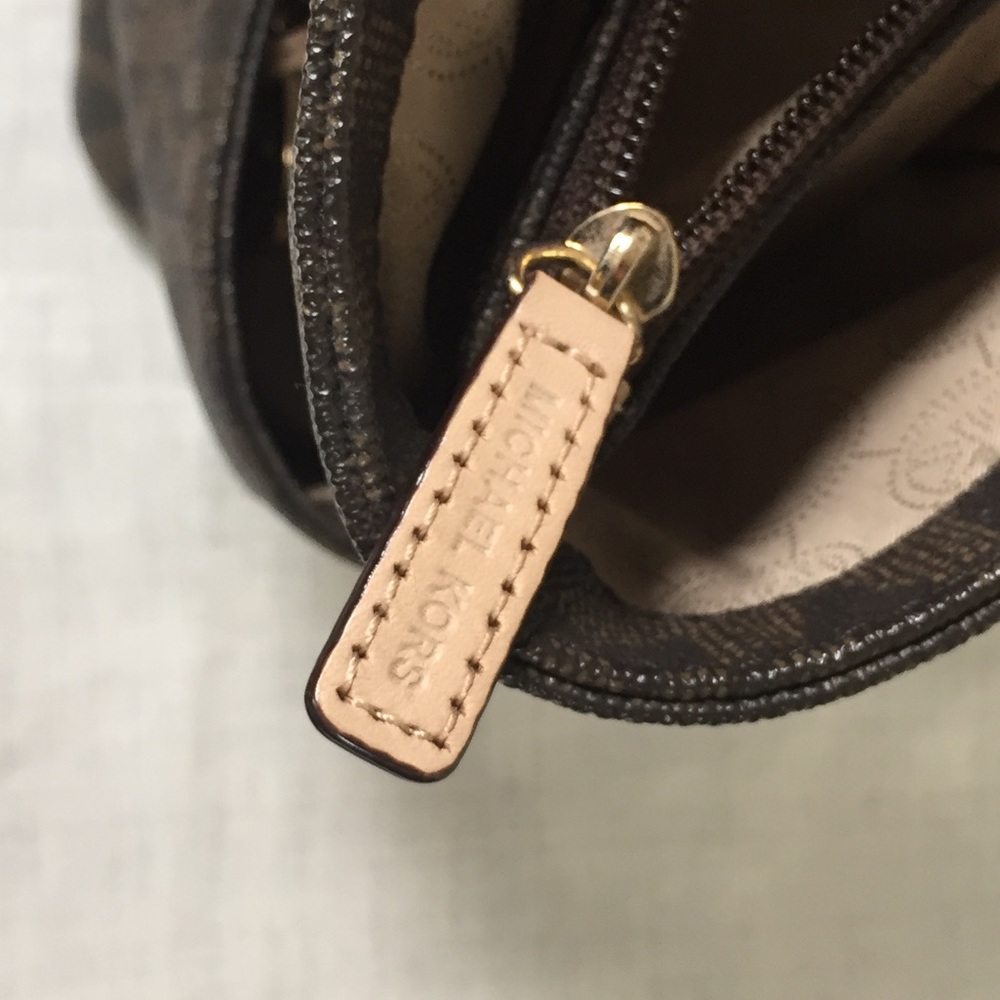 Michael Kors Jet Set Handbag Brown - Picture 7 of 8
